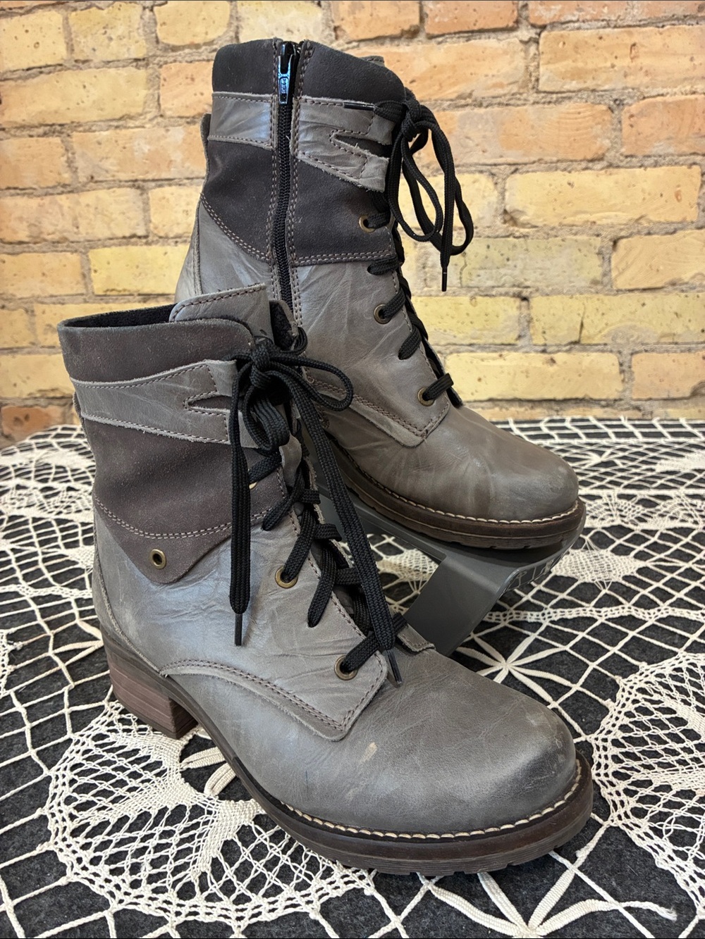 Dromedaris Kara Gray Side Zip Leather Ankle Boots, 40